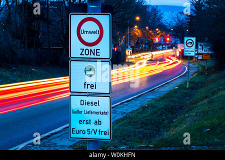 DEU ; Deutschland, Stuttgart, 04.01.2019 - Interdiction des voitures diesel les plus anciens. Depuis 2019, Stuttgart a eu une interdiction de conduire des voitures plus vieilles avec l'Euronorm 4. Banque D'Images