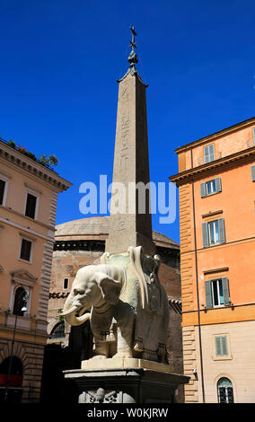 Elephant de Minerva Place Saint-Pierre à Rome, Italie Banque D'Images