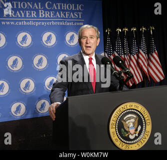 Le président américain George W. Bush parle lors de la National Catholic Prayer Breakfast à Washington le 18 avril 2008. (Photo d'UPI/Yuri Gripas) Banque D'Images