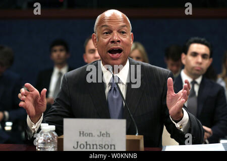 L'ancien secrétaire à la sécurité intérieure, Jeh Johnson témoigne lors d'un comité sur le renseignement de la Chambre audience sur Fédération de l'ingérence dans les élections américaines de 2016 à Washington le 21 juin 2017. Photo par Yuri Gripas/UPI Banque D'Images