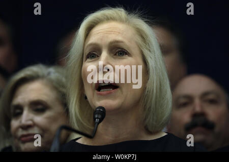 Candidat à l'élection présidentielle 2020 Kirsten Gillibrand Sen. (D-NY) prend la parole lors d'une conférence de presse à l'appui de l'autorisation permanente du Fonds d'indemnisation pour les victimes du 11 septembre Loi sur la colline du Capitole à Washington le 25 février 2019. Photo par Yuri Gripas/UPI Banque D'Images