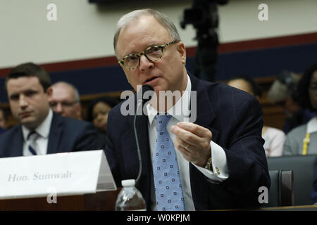 Sumwalt Robert, président de la National Transportation Safety Board, témoigne devant le Comité des transports et de l'infrastructure de la Chambre audience du sous-comité sur l'Aviation 'Etat du Boeing 737 MAX" sur la colline du Capitole à Washington le 15 mai 2019. Photo par Yuri Gripas/UPI Banque D'Images