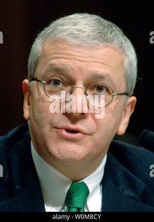 Office of Management and Budget Josh Bolten Directeur, vu dans ce 7 février 2006 photo, a été nommé le président Bush son chef de cabinet le 28 mars 2006. Bolton remplace Andy Card, qui a démissionné après avoir servi comme chef de cabinet de la Maison Blanche depuis l'arrivée de Bush. (UPI Photo/Kevin Dietsch/fichier) Banque D'Images