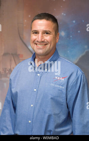 George D. Zamka astronaute, pilote STS-120, pose pour un portrait à la suite d'une conférence de presse pré-vol au Johnson Space Center le 14 septembre 2007. Zamka fait partie des sept membres d'équipage à bord de la navette Discovery, qui a lancé le 23 octobre 2007, à partir de la NASA's Kennedy Space Center en Floride. (Photo d'UPI/NASA) Banque D'Images