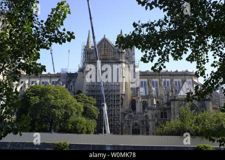 La Cathédrale Notre Dame en reconstruction à Paris, France Banque D'Images