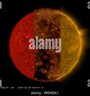 Du 20 au 23 mars 2018, la NASA's Solar Dynamics Observatory capturé trois séquences de notre soleil en trois différentes longueurs d'ultraviolet extrême. Les images illustrent la façon dont les différents éléments qui apparaissent dans une séquence sont difficiles, sinon impossible, de voir dans les autres. Dans la séquence rouge (304 angströms), nous pouvons voir de très petites aiguilles - jets de matière solaire -. et quelques petites protubérances osseuses au bord du Soleil, qui ne sont pas faciles à voir dans les deux autres séquences. Dans la deuxième séquence (193 angströms), on peut facilement observer le grand et sombre trou coronal, même s'il est difficile Banque D'Images