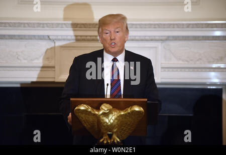 Le Président américain Donald Trump, prononce une allocution lors d'un dîner pour les dirigeants évangéliques dans l'État.Salle à manger de la Maison Blanche le 27 août 2018 à Washington, DC. Photo par Olivier Douliery/UPI Banque D'Images