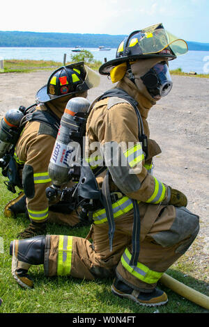 Les pompiers et le feu à la Lansing Harbour Festival Banque D'Images