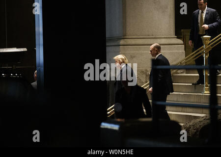 Le président américain, Donald J. Trump quitte l'hôtel Trump International après avoir assisté au Sommet du Leadership 2019 MAGA à Washington, DC Le 29 janvier 2019. Le Sommet du Leadership 2019 MAGA a été accueilli par le Grand Nord qui est Président honoraire du Comité est vice-président Mike Pence. Photo par Shawn Thew/UPI Banque D'Images