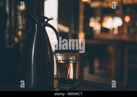 Un moment de tranquillité, de café. Banque D'Images