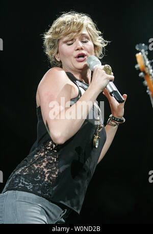 Jennifer Nettles de Sugarland fonctionne à l'Amphithéâtre Cruzan à West Palm Beach, Floride le 16 octobre 2010. UPI/Michael Bush Banque D'Images