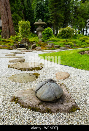 Vue sur le jardin sec au nouveau jardin Japonais à Cowden en dollar, Clackmannanshire, Ecosse, Royaume-Uni Banque D'Images