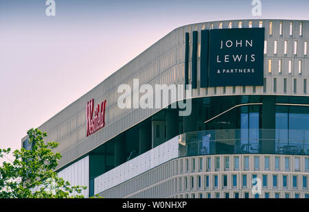 Le centre commercial Westfield London basé à White City, à l'ouest de Londres avec plus de 450 magasins, a ouvert ses portes en octobre 2008. Banque D'Images