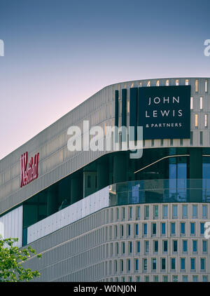 Le centre commercial Westfield London basé à White City, à l'ouest de Londres avec plus de 450 magasins, a ouvert ses portes en octobre 2008. Banque D'Images