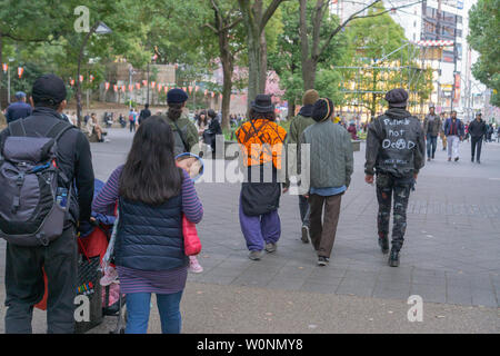 Tokyo street fashion est une combinaison unique d'une variété de styles et de sensibilités stylistiques de partout dans le monde Banque D'Images