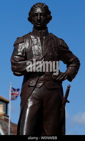 AJAXNETPHOTO. Juin 3rd, 2019. SOUTHSEA, l'Angleterre. TRAFALGAR - HERO - statue en bronze de l'amiral commandant de la BATAILLE DE TRAFALGAR HORATIO NELSON PRÈS DE GRAND PARADE, VIEUX PORTSMOUTH. STATUE A ÉTÉ CENTRE D'UN LITIGE ENTRE PORTSMOUTH ET MANIFESTANTS CONTRE CONSEIL DE LE DÉPLACER DE SON EMPLACEMENT D'ORIGINE PRÈS DE SOUTHSEA COMMON PLUS PROCHE DE LA MER. PHOTO:JONATHAN EASTLAND/AJAX REF:190306 GX8  373 Banque D'Images