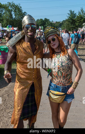 Pilton, Somerset, Royaume-Uni. 27 Juin 2019.foule au festival de Glastonbury. Crédit : Jim Houlbrook/Alamy Live News Banque D'Images