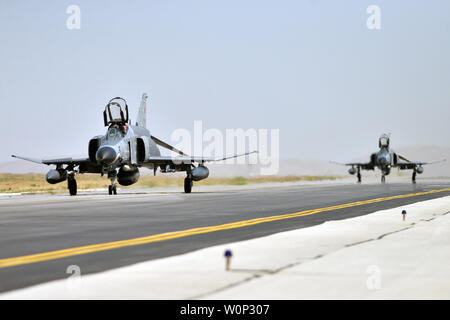 Ankara. 27 Juin, 2019. Des jets militaires participer à l''Anatolian Eagle air percer à Konya, Turquie, le 26 juin 2019. La Turquie et ses alliés participent à l''Anatolian Eagle air drills à Konya province centrale en vue de renforcer la coopération sur les tâches communes et l'exercice types de missions, les médias locaux ont rapporté jeudi. Source : Xinhua/Alamy Live News Banque D'Images