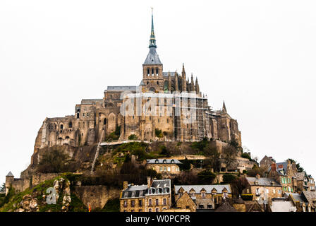 Mont Saint Michel, France - 25 Avril 2013 : Le Mont Saint Michel en Normandie France Banque D'Images