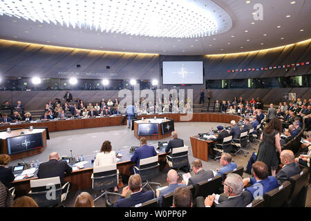 Bruxelles, Belgique. 27 Juin, 2019. Une réunion des ministres de la défense de l'OTAN est tenue au siège de l'OTAN à Bruxelles, Belgique, le 27 juin 2019. Les deux jours de la réunion des ministres de la défense de l'OTAN, fermé le jeudi. Credit : Zhang Cheng/Xinhua/Alamy Live News Banque D'Images