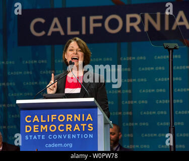 San Francisco, CA - 01 juin 2019 : Amy Klobuchar candidat à l'élection présidentielle, le sénateur américain, s'exprimant lors de la Convention Nationale Démocratique au Moscone Center Banque D'Images
