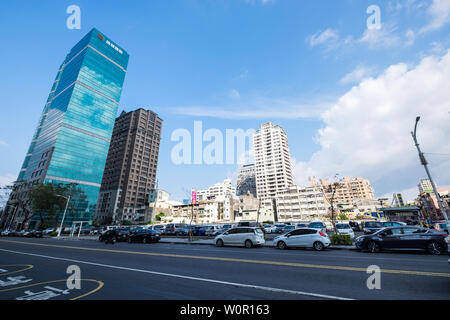 Kaohsiung, Taiwan - 03 mars 2019 : paysage urbain de la ville de Kaohsiung le matin Banque D'Images