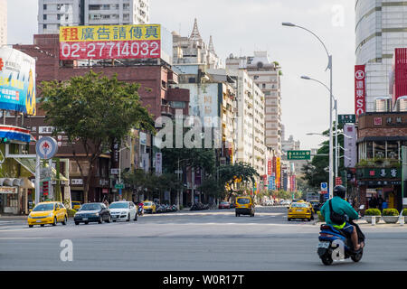 Kaohsiung, Taiwan - 03 mars 2019 : paysage urbain de la ville de Kaohsiung le matin Banque D'Images