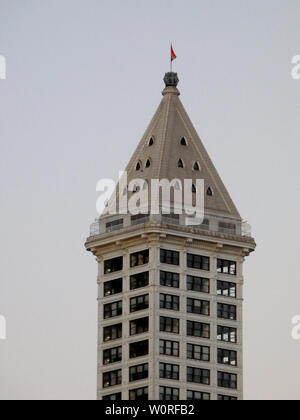 Seattle-- le 25 juin 2016 : Sommet de la Smith Tower Building et plate-forme d'observation au cours de la journée, 38 étages, 149 mètres de haut bâtiment a été achevé en 1914, dans Banque D'Images