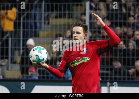 Christian Günter (Freiburg) beim Einwurf Banque D'Images