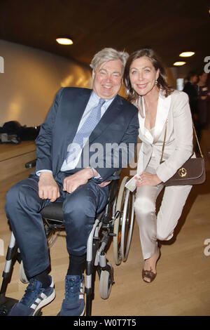 Matthias Prinz (Nach) Schlaganfall mit Ehefrau Alexandra von Rehlingen, Nannen 2018 Preis in der Elbphilharmonie, Hambourg, 11.04.2018 Banque D'Images
