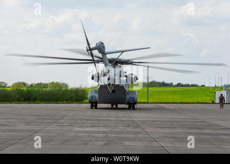 BERLIN, ALLEMAGNE - 27 avril 2018 : cargo lourd Sikorsky CH-53K hélicoptère étalon King sur l'aérodrome. ILA Berlin Air Show Exhibition 2018 Banque D'Images