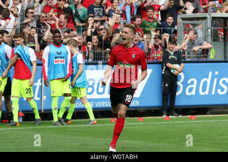 Torschuetze / Torschütze Nils Petersen (Freiburg), 1. BL : 17-18 - 32. Spieltag - SC Freiburg vs 1. FC Koeln Banque D'Images