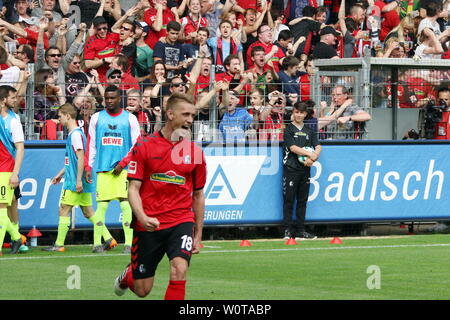 Torschuetze / Torschütze Nils Petersen (Freiburg), 1. BL : 17-18 - 32. Spieltag - SC Freiburg vs 1. FC Koeln Banque D'Images