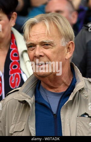 Ex-Trainer Freiburgs Volker Finke, 1. BL : 17-18 - 32. Spieltag - SC Freiburg vs 1. FC Koeln Banque D'Images