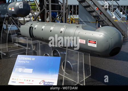 BERLIN - Le 26 avril 2018 : un système de ciblage de précision Litening III. Utilisé sur l'avion Eurofighter Typhoon. ILA Berlin Air Show Exhibition 2018 Banque D'Images