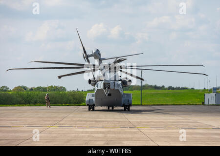 BERLIN, ALLEMAGNE - 27 avril 2018 : cargo lourd Sikorsky CH-53K hélicoptère étalon King sur l'aérodrome. ILA Berlin Air Show Exhibition 2018 Banque D'Images