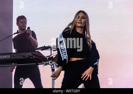 Kiel, Allemagne. 18 Juin, 2018. La bande 'Glasperlenspiel" est signalée dans le Hoernbuehne au cours de la Kieler Woche 2018 © Björn Deutschmann/Alamy Live News Banque D'Images