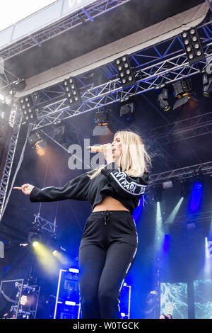 Kiel, Allemagne. 18 Juin, 2018. La bande 'Glasperlenspiel" est signalée dans le Hoernbuehne au cours de la Kieler Woche 2018 © Björn Deutschmann/Alamy Live News Banque D'Images