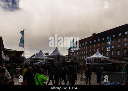 Kiel, Allemagne - 21 juin 2018 : Arc-en-ciel sur le marché international au cours de la Semaine de Kiel 2018 Banque D'Images