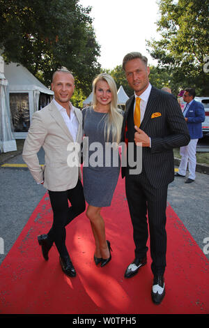 Emil Kusmirek Supertalent (RTL), Katja Kalugina (Taenzerin) und Nico Schwanz, Audi Ascot Renntag auf der neue Bult Rennbahn, Hannover, 19.08.2018 Banque D'Images