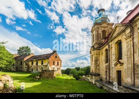 Skoky, Osterode / République tchèque - 21 juin 2019 : l'église baroque de la Vierge Marie Visitation dans Skoky, Maria Stock, ancien lieu de pélerinage. Banque D'Images