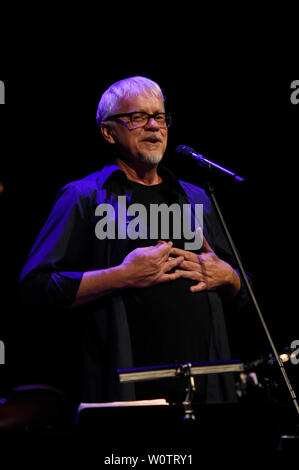 Tim Robbins et les Rogues Gallery Band geben ein Konzert im Théâtre Municipal de Karlovy Vary am 04.07.2018 Banque D'Images