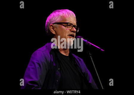 Tim Robbins et les Rogues Gallery Band geben ein Konzert im Théâtre Municipal de Karlovy Vary am 04.07.2018 Banque D'Images