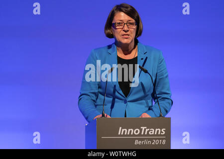 InnoTrans 2018 - Cérémonie d'ouverture - Violeta Bulc, la commissaire für Verkehr Banque D'Images