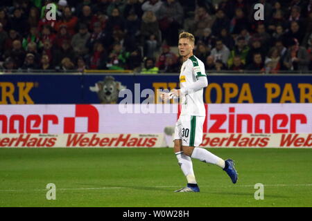 Nico (Elvedi Gladbach), 1. BL : 18-19 : 9. Sptg. - SC Freiburg vs Borussia Moenchengladbach DFL RÈGLEMENT INTERDIT TOUTE UTILISATION DES PHOTOGRAPHIES COMME DES SÉQUENCES D'IMAGES ET/OU QUASI-VIDÉO Foto : Joachim Hahne/johapress Banque D'Images