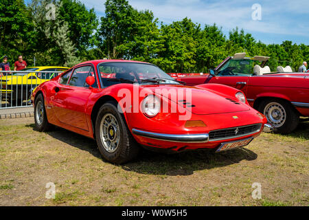 PAAREN IM GLIEN, ALLEMAGNE - le 19 mai 2018 : voiture sport Ferrari Dino 206 GT, 1968. Die Oldtimer Show 2018. Banque D'Images