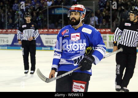 Dominik Bittner (Schwenningen), 22. Sptg. DEL 18-19 : SERC Wildwings vs. Adler Mannheim Banque D'Images