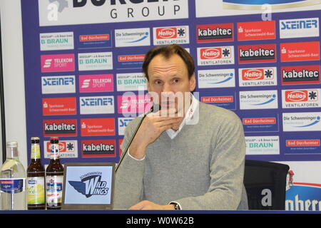 Trainer Pavel Gross (Adler Mannheim), 22. Sptg. DEL 18-19 : SERC Wildwings vs. Adler Mannheim Banque D'Images