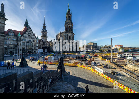 Dresde, Allemagne - 31 octobre 2018 : Cathédrale de la Sainte Trinité (Katholische Hofkirche). Dresde est la capitale de l'Etat libre de Saxe. Banque D'Images