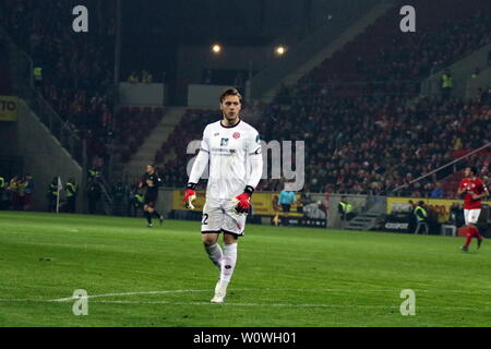 Torwart Mueller, Florian (FSV Mainz 05) im Spiel der 1. BL : 18-19 : 28. Sptg. FSV Mainz 05 - SC Freiburg vs DFL RÈGLEMENT INTERDIT TOUTE UTILISATION DES PHOTOGRAPHIES COMME DES SÉQUENCES D'IMAGES ET/OU QUASI-VIDÉO Foto : Joachim Hahne/johapress 1. BL : 18-19 : 28. Sptg. - FSV Mainz 05 vs SC Freiburg Banque D'Images